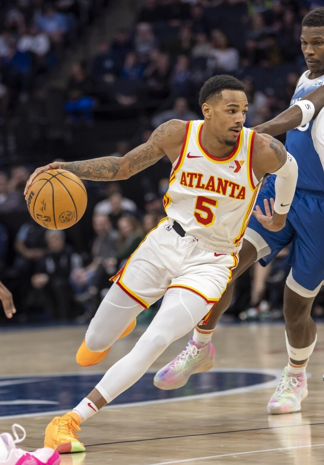 包含森林狼赢得对决老鹰，科马约表现出色的词条