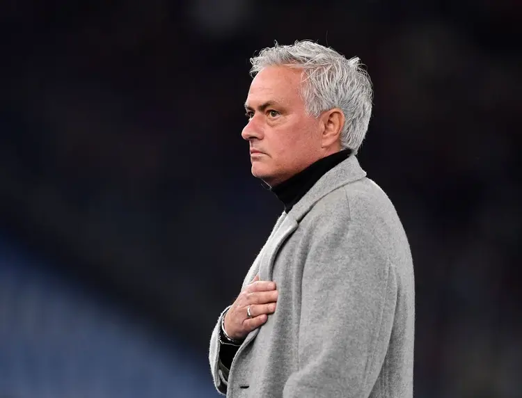 切尔西客场惨败,穆里尼奥再度遇挫 切尔西客场惨败,穆里尼奥再度遇挫