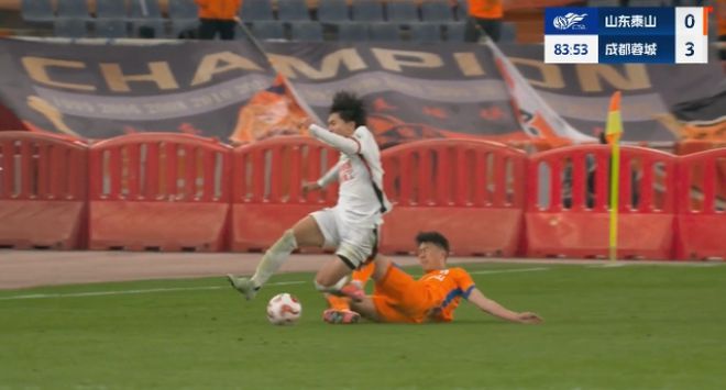 揪心对抗！山东鲁能迎战墨尔本胜利势均力敌的简单介绍