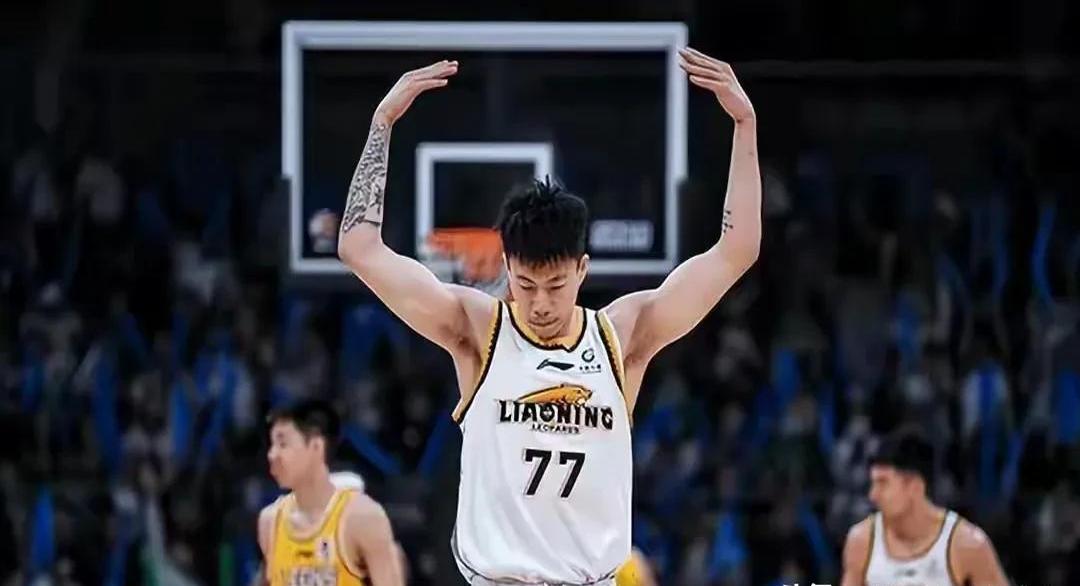 辽宁队继续保持不败金身,展现出强大气场 辽宁队继续保持不败金身,展现出强大气场