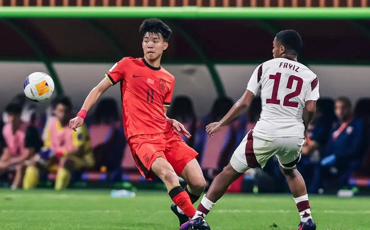 足球强国崛起：挑战者接力，壮士争逐的简单介绍