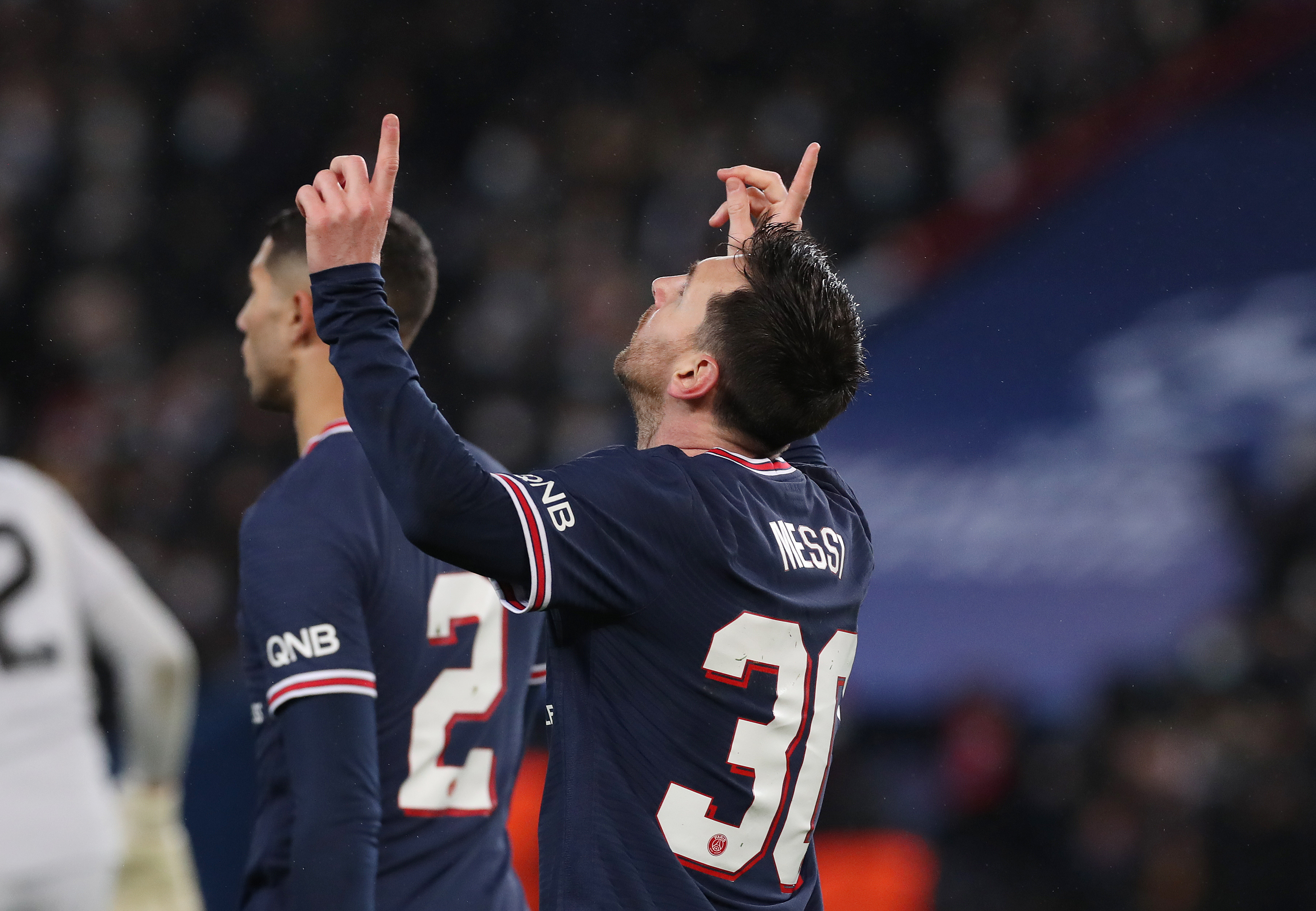 巴黎客场逆转阿贾克斯，提前晋级淘汰赛