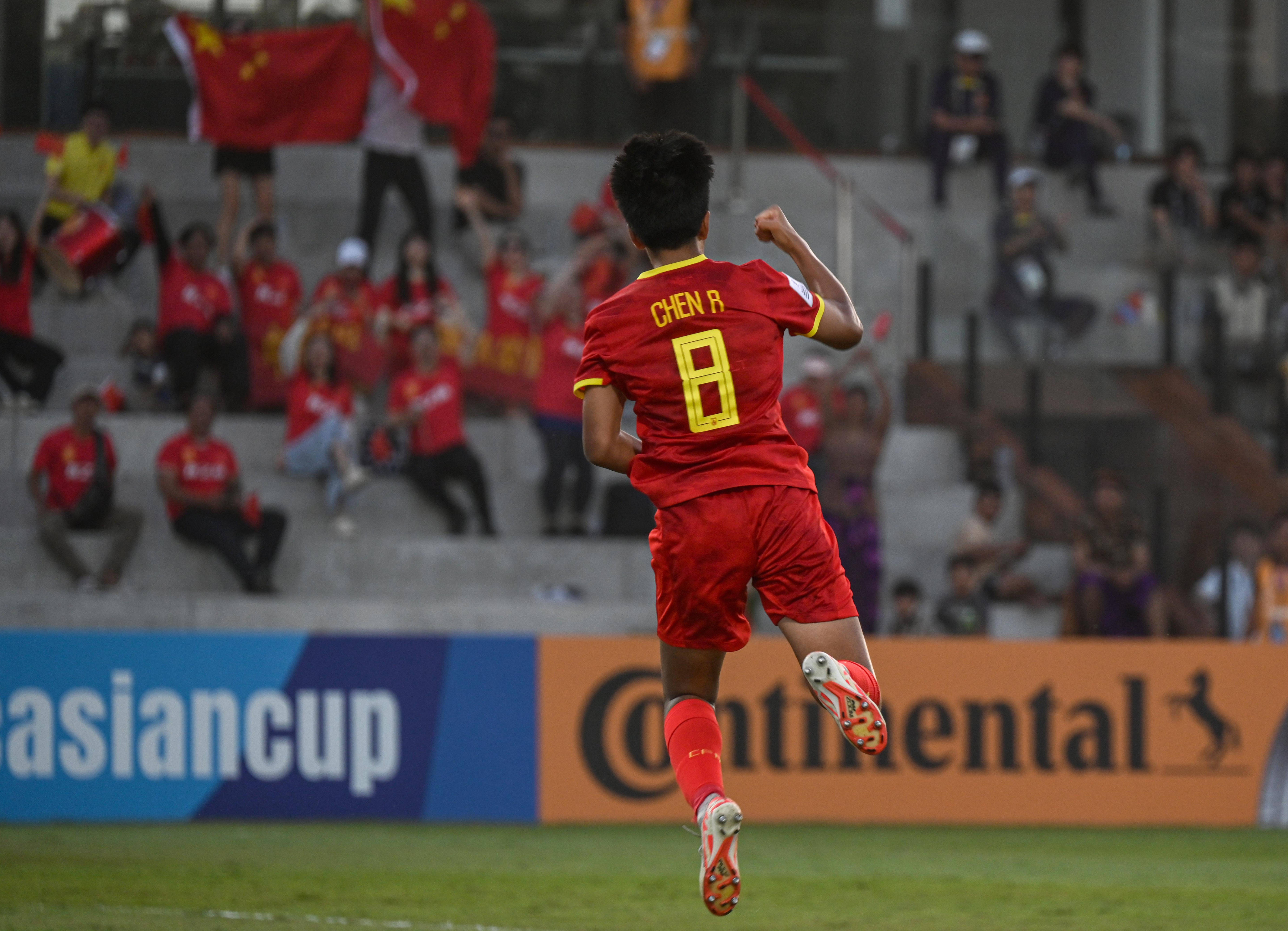 荷兰女足表现抢眼，闯入亚洲杯四强