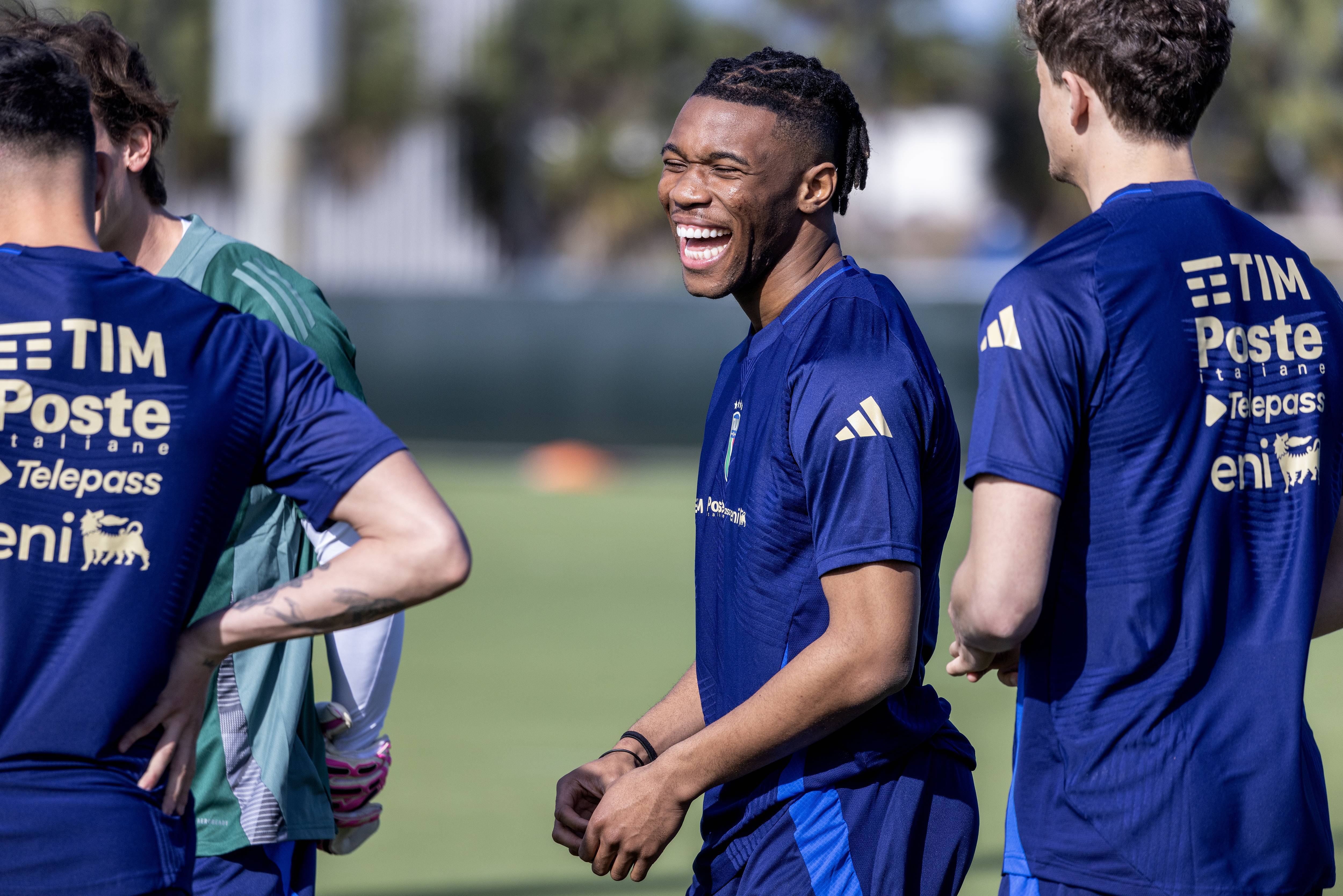 关于意大利国家足球队备战国际比赛，豪取胜利的信息