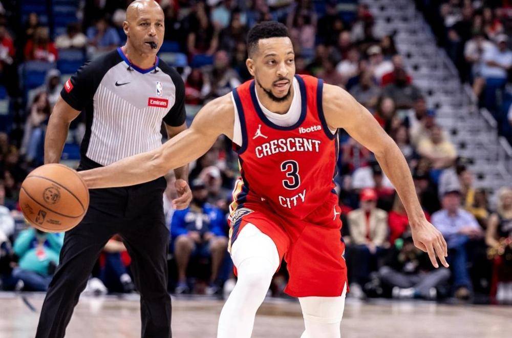 关于开拓者客场大胜爵士麦科勒姆分建功的信息