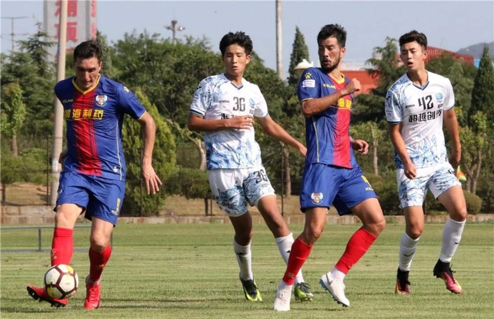 关于青岛黄海打出精彩比赛令人眼前一亮，球迷欢呼不已的信息