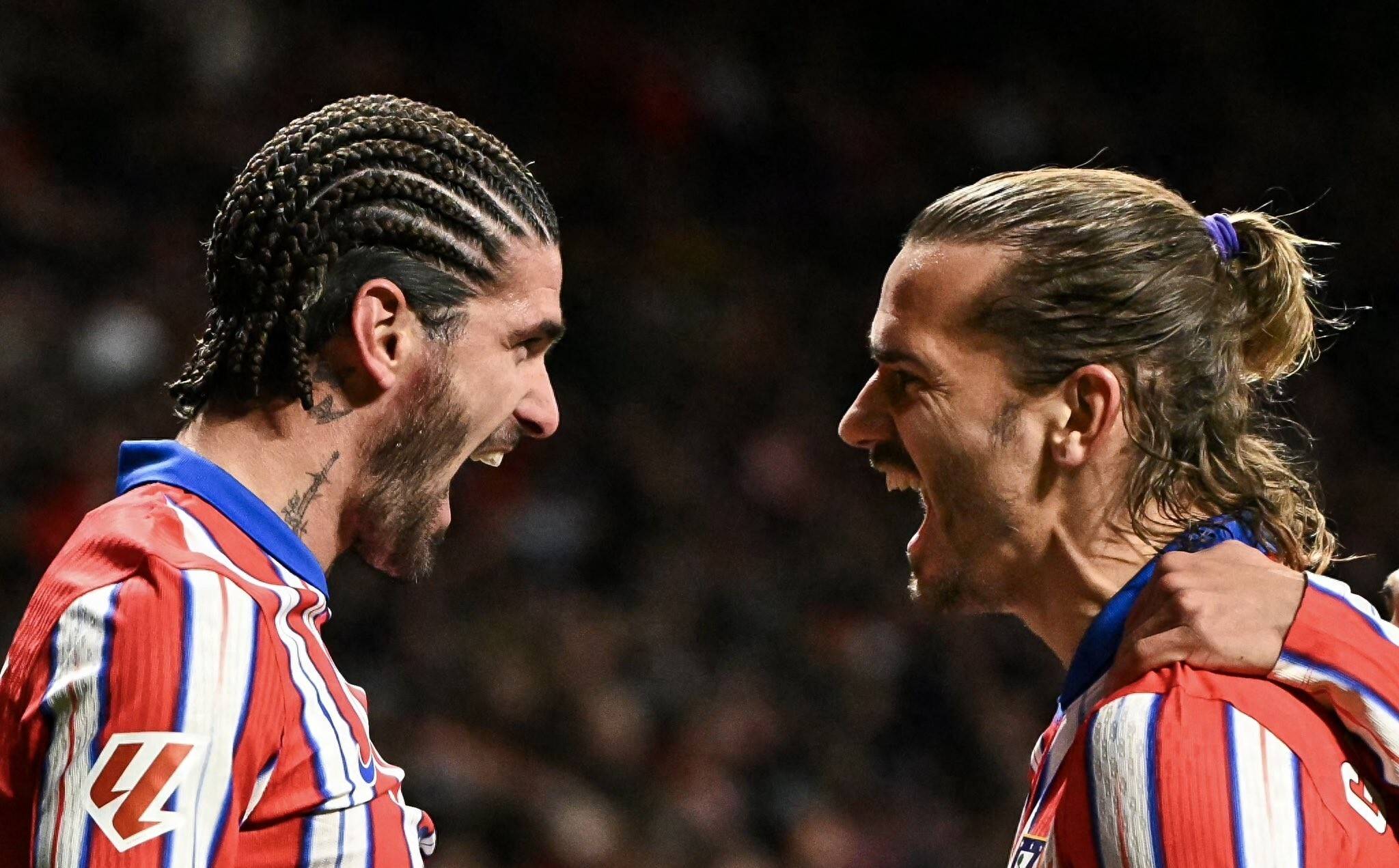 比利时后卫上演帽子戏法帮助球队击败强敌的简单介绍