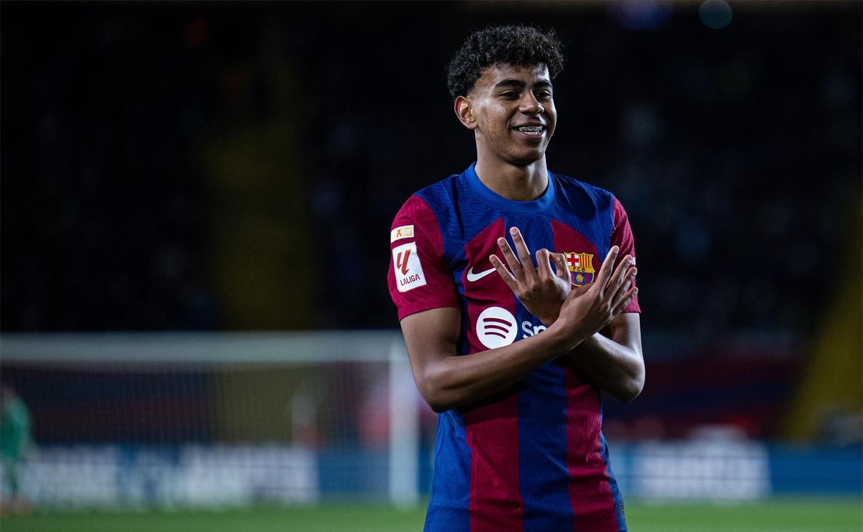 包含球场风云变幻，实力对决持续升温的词条