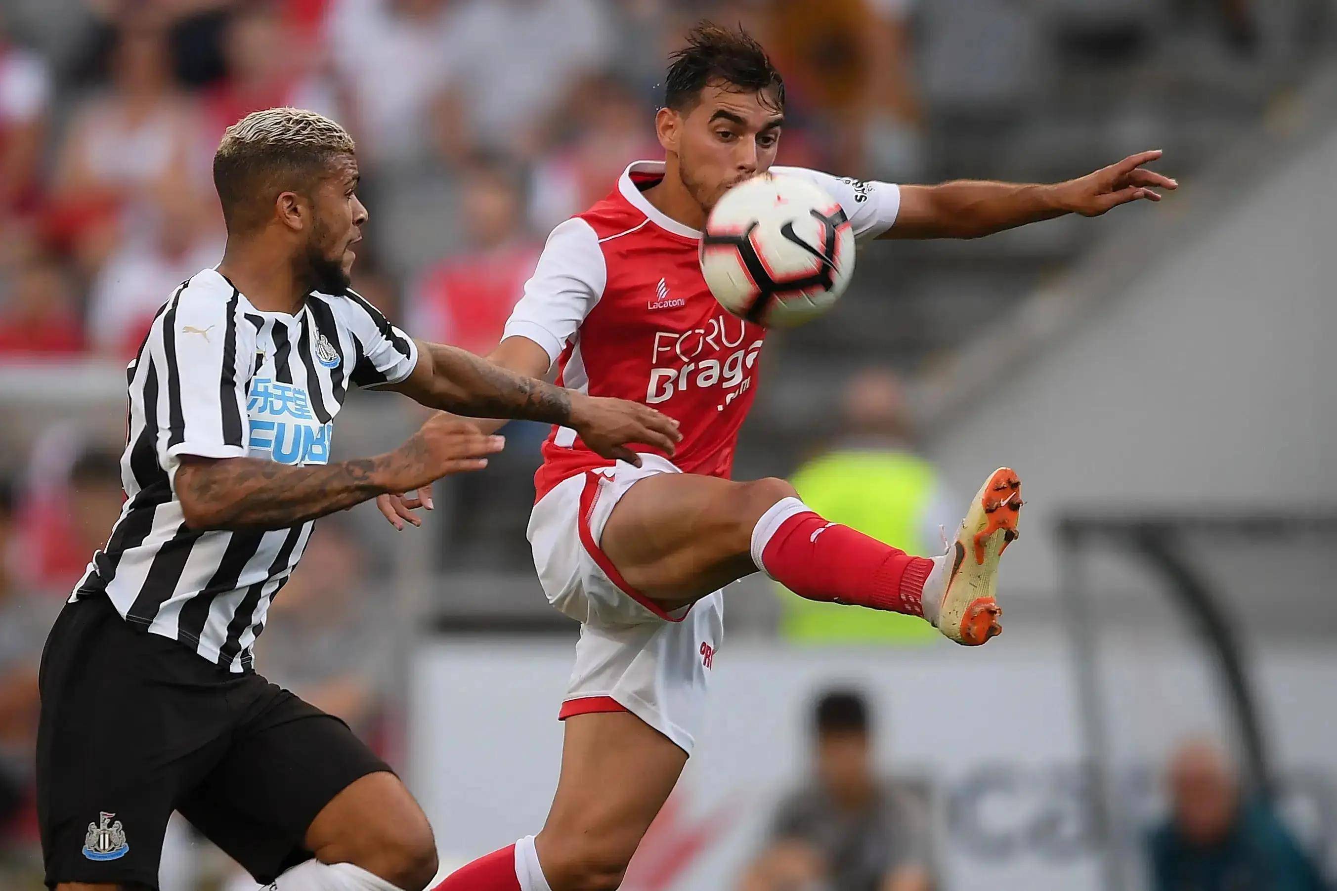 关于拜仁慕尼黑不敌对手，眼见名次下滑的信息