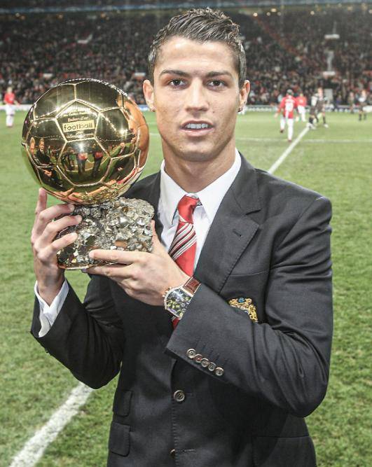 包含传奇再续焕发，C罗球队挺进欧冠的词条