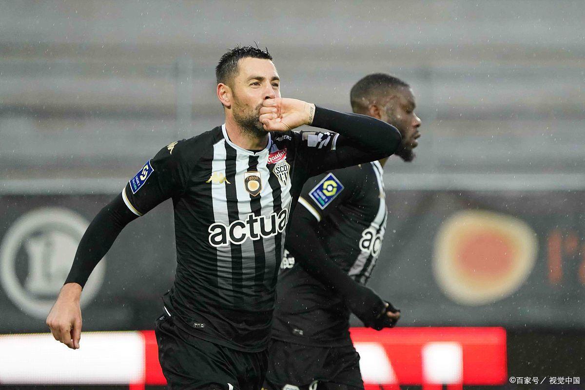 圣埃蒂安客场对决朗斯，争夺保级关键分的简单介绍