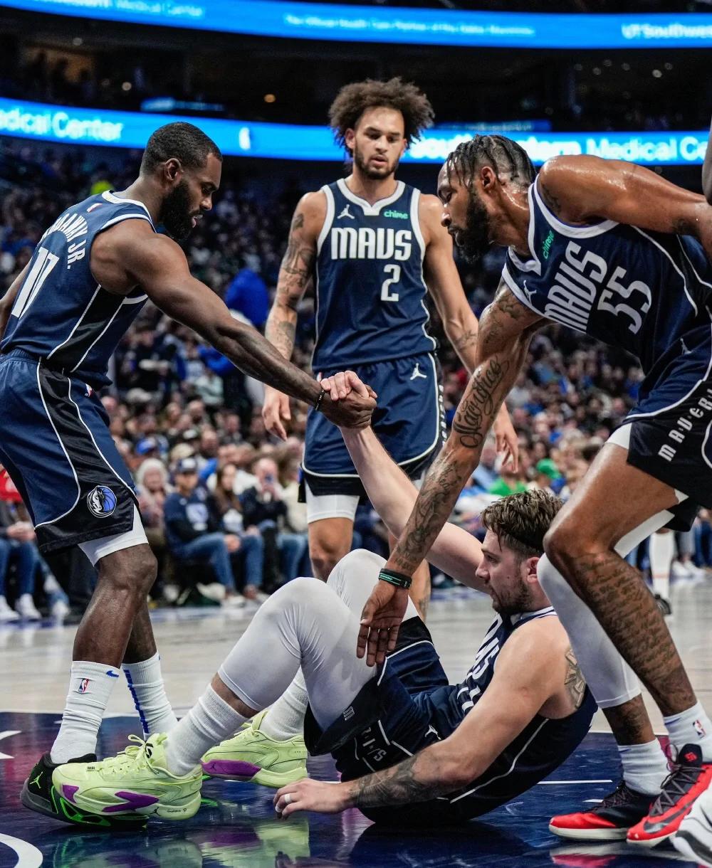 公牛队中锋因伤离场，球队内线承受压力的简单介绍