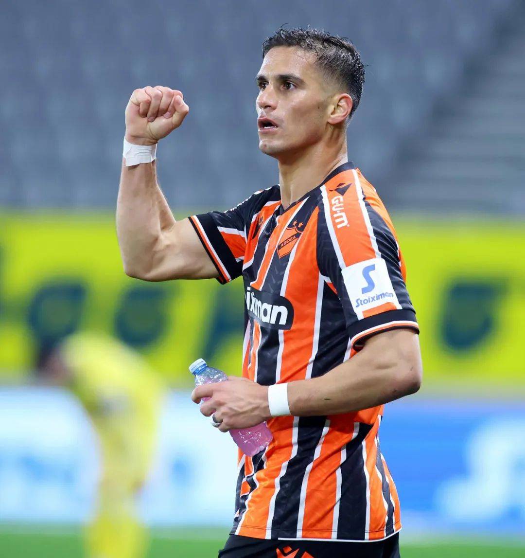 包含塞浦路斯队奋力拼搏，成功晋级欧锦赛四强的词条