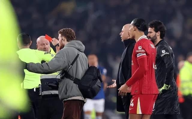 英超球队签下意甲主力，引发球迷热议的简单介绍