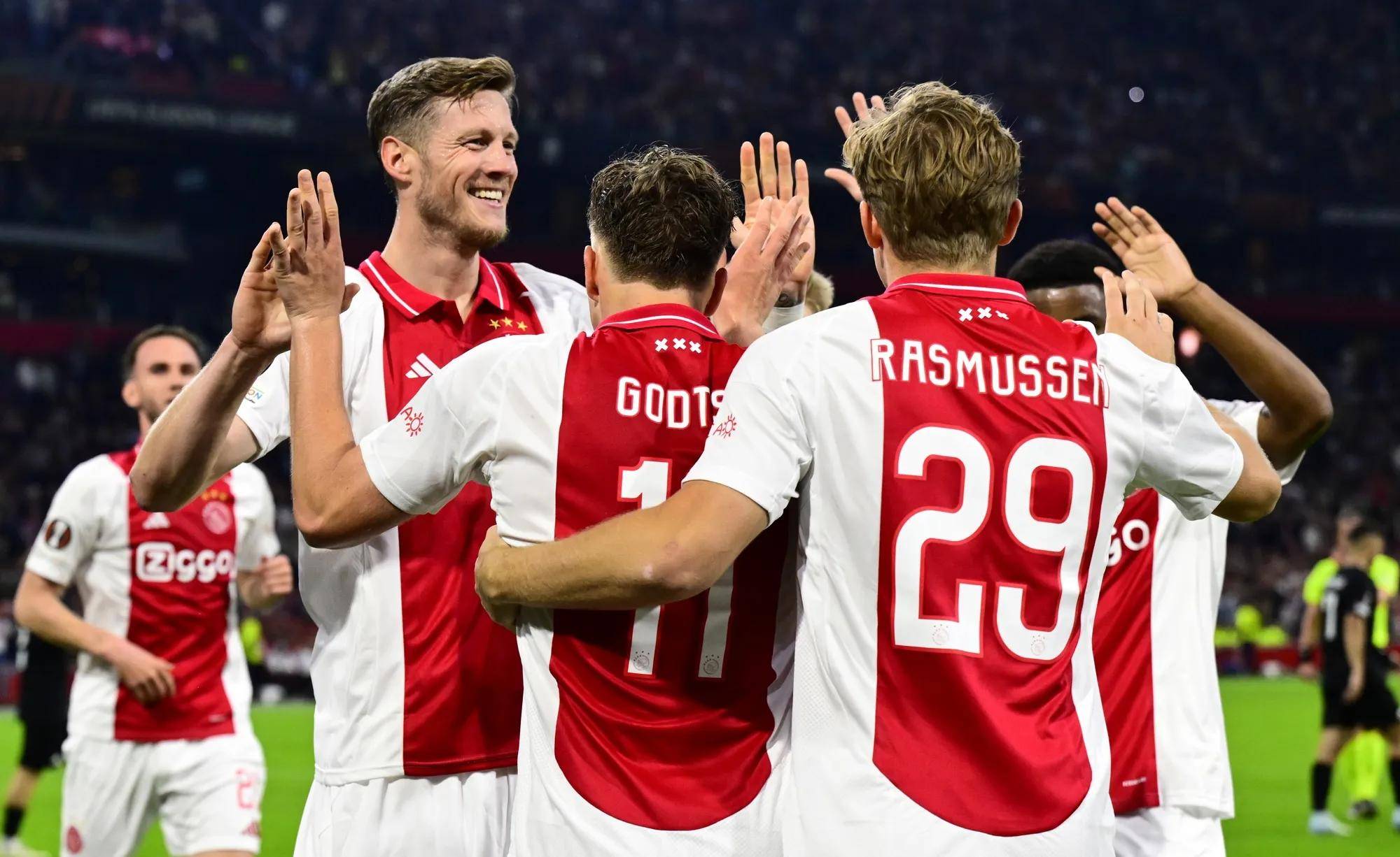 关于阿贾克斯客场爆冷击败皇家马德里，取得历史性胜利的信息