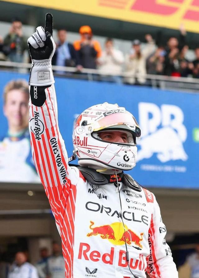 梅赛德斯翻盘红牛车队，佩雷兹带队取胜