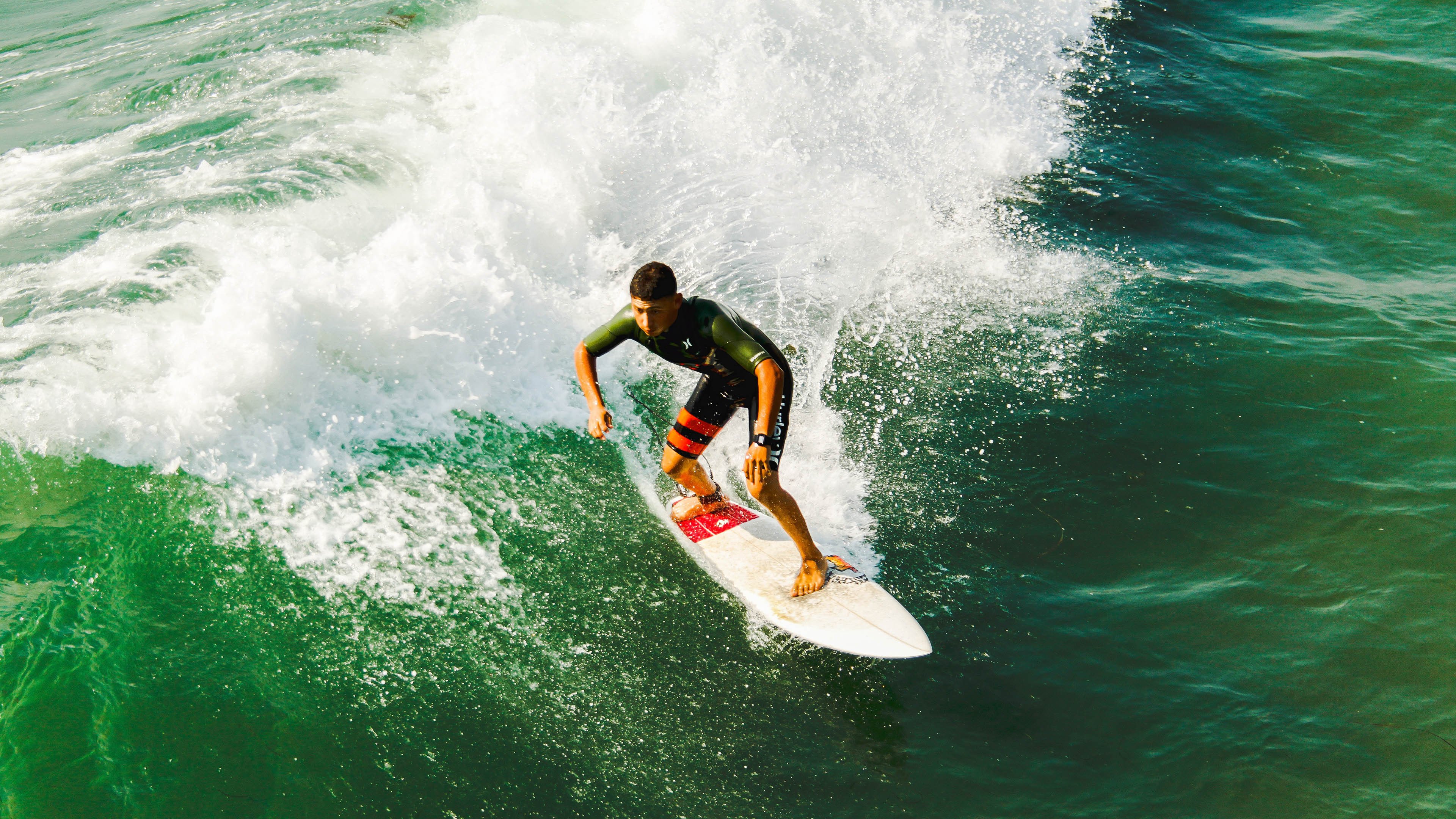 狭路相逢智者胜，霍勒迪攻防一体，马刺体系碾压活塞
