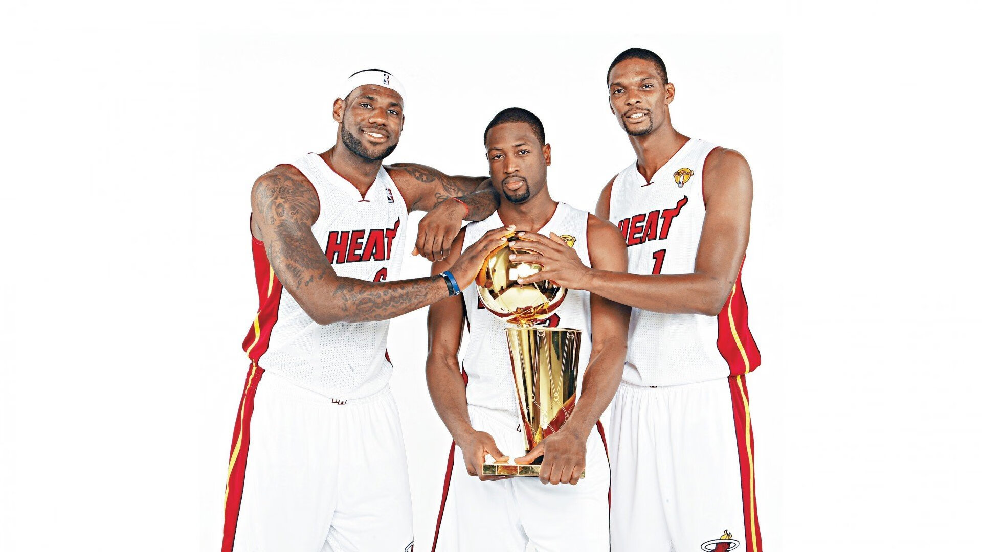 引擎轰鸣与篮网风暴，一场跨越维度的冠军争夺战